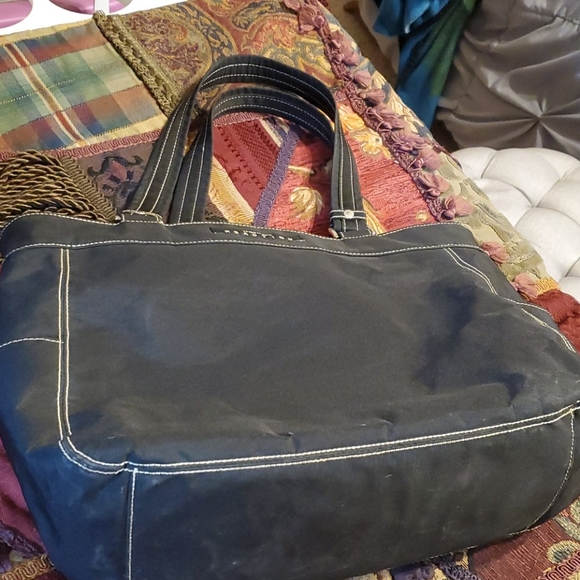 Kenneth Cole Reaction Black Handbag - Picture 3 of 8